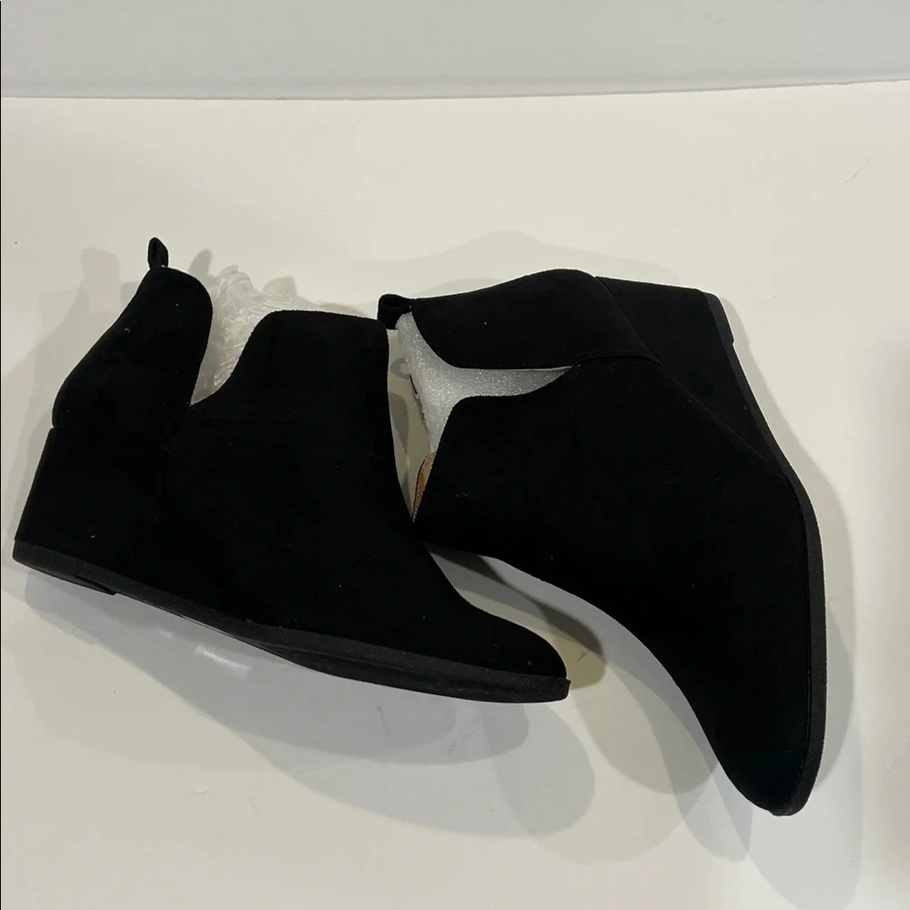 Journee‎ Collection Mylee Wedge Black Booties, size 12 ✔️